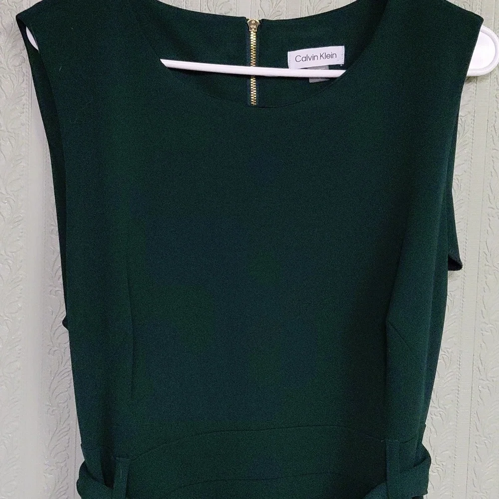 CALVIN KLEIN Elegant Emerald Green Belted Sleeveless Dress Gold Zipper Flowy - Picture 4 of 7